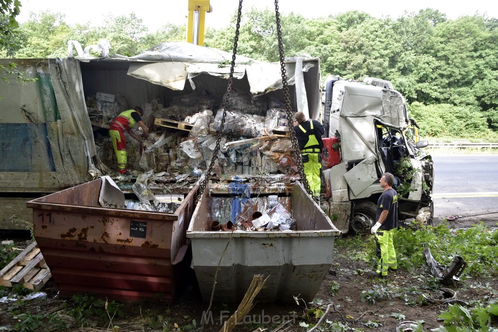 Schwerer VU A 3 Rich Oberhausen Hoehe AK Leverkusen P716.JPG - Miklos Laubert